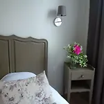 Le Charme A La Francaise * Honfleur